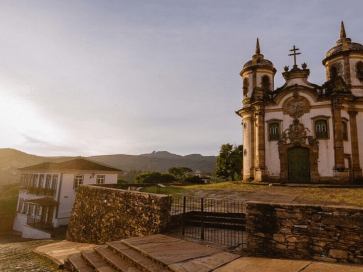 Qual a distância de Tiradentes a Ouro Preto? Descubra a distância e as melhores rotas