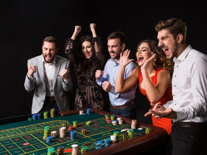 Blackjack, roleta ou caça-níqueis: qual jogo é melhor para ganhar dinheiro?