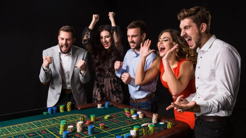 Blackjack, roleta ou caça-níqueis: qual jogo é melhor para ganhar dinheiro?