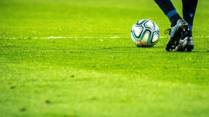 Apostando na Bola: A Integração do Cripto no Patrocínio do Futebol Brasileiro