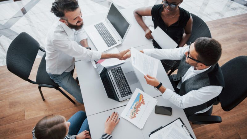 O Segredo das Empresas que Nunca Ficam Sem Clientes
