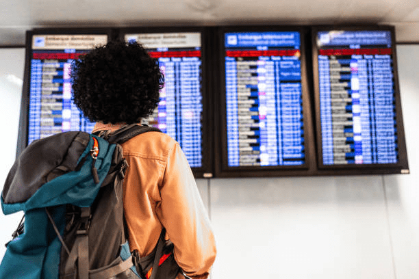 Como aproveitar promoções e garantir passagens aéreas baratas o ano inteiro