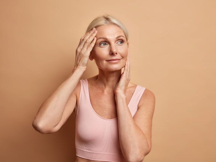 Rejuvenescimento facial aos 50 anos: como recuperar a firmeza e a textura da pele madura